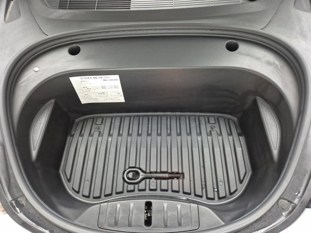 Tesla Model 3 EV AWD