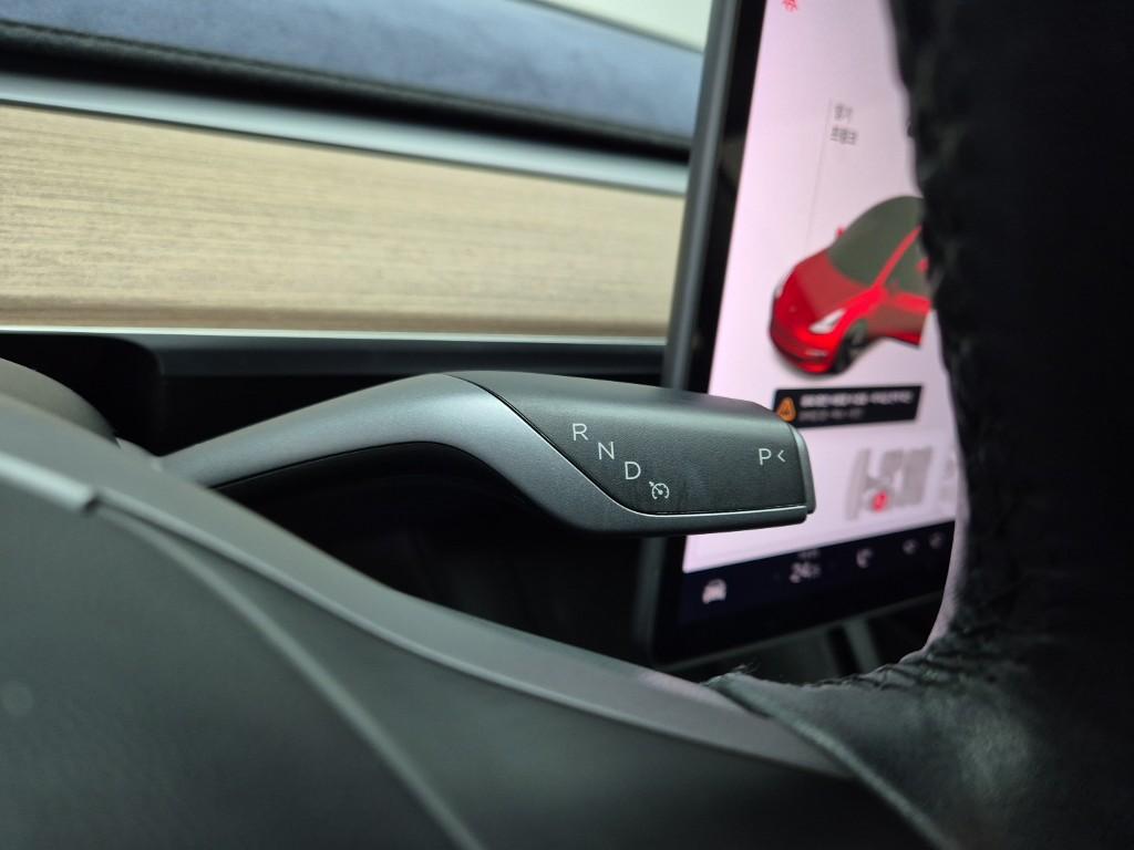 Tesla Model 3 EV AWD