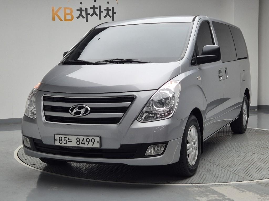 Hyundai Starex Grand Smart 2.5 VGT/ WGT 3 Van 2