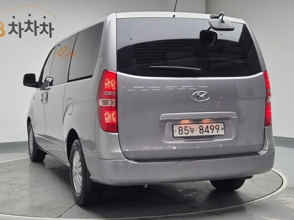 Hyundai Starex Grand Smart 2.5 VGT/ WGT 3 Van 3