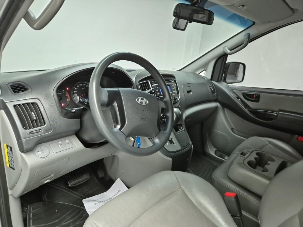 Hyundai Starex Grand Smart 2.5 VGT/ WGT 3 Van 8