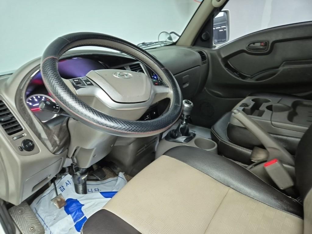 Hyundai Porter II Long Wheelbase Modern Long Wheelbase Double Cab 4WD 7