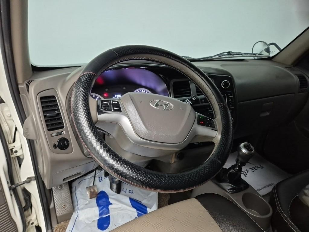 Hyundai Porter II Long Wheelbase Modern Long Wheelbase Double Cab 4WD 9