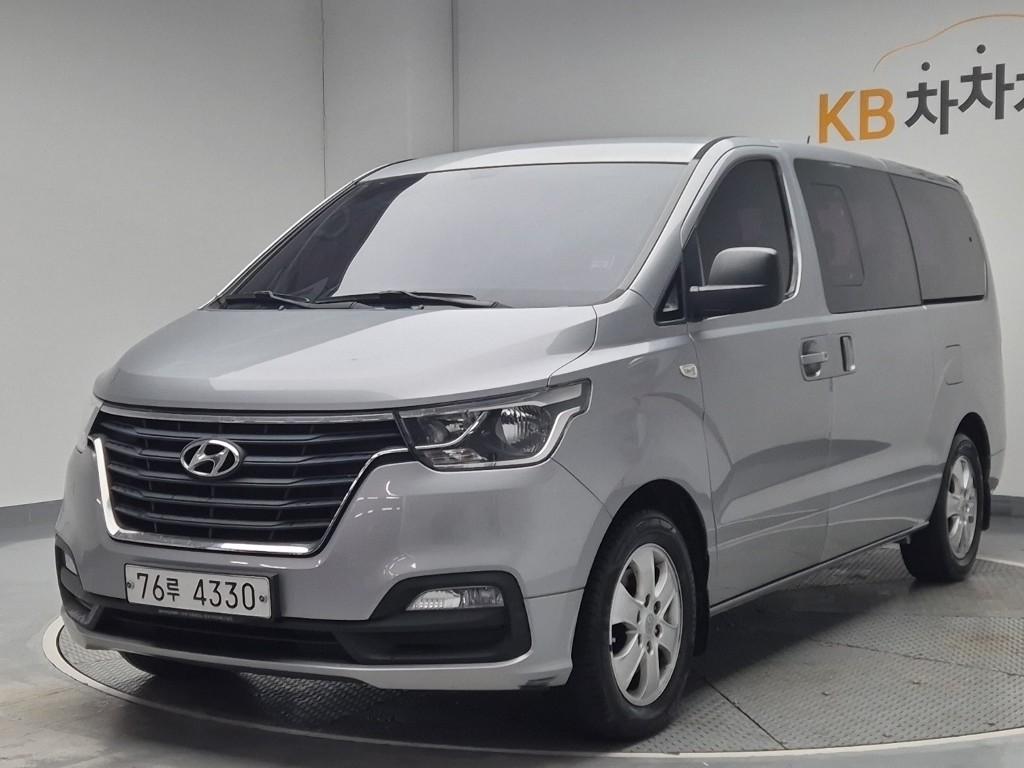 Hyundai Starex Grand Modern 2.5 VGT Wagon A/ T 2