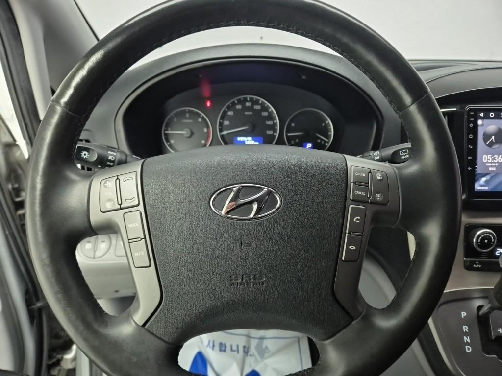 Hyundai Starex Grand Modern 2.5 VGT Wagon A/ T 10