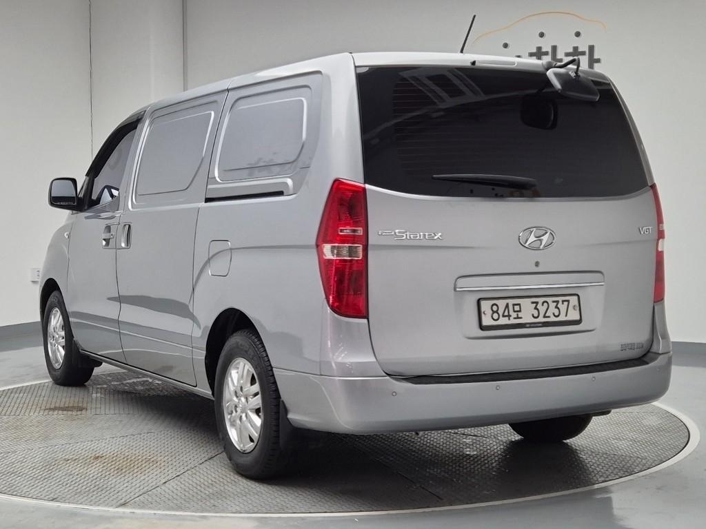 Hyundai Starex Grand Smart 2.5 VGT/ WGT 3 Van 3