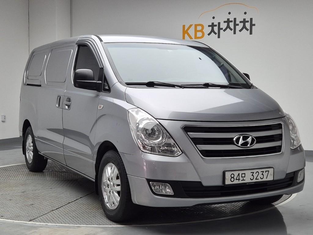 Hyundai Starex Grand Smart 2.5 VGT/ WGT 3 Van 5