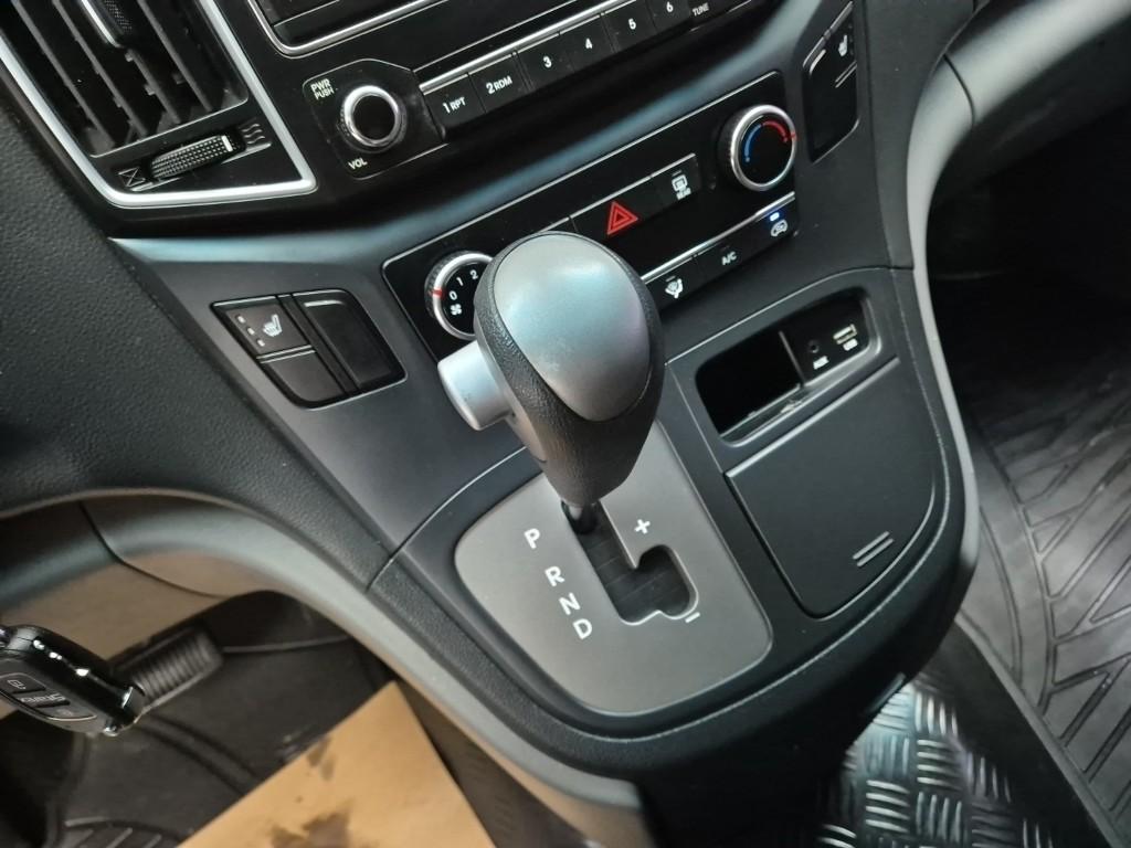 Hyundai Starex Grand Smart 2.5 VGT/ WGT 3 Van 9
