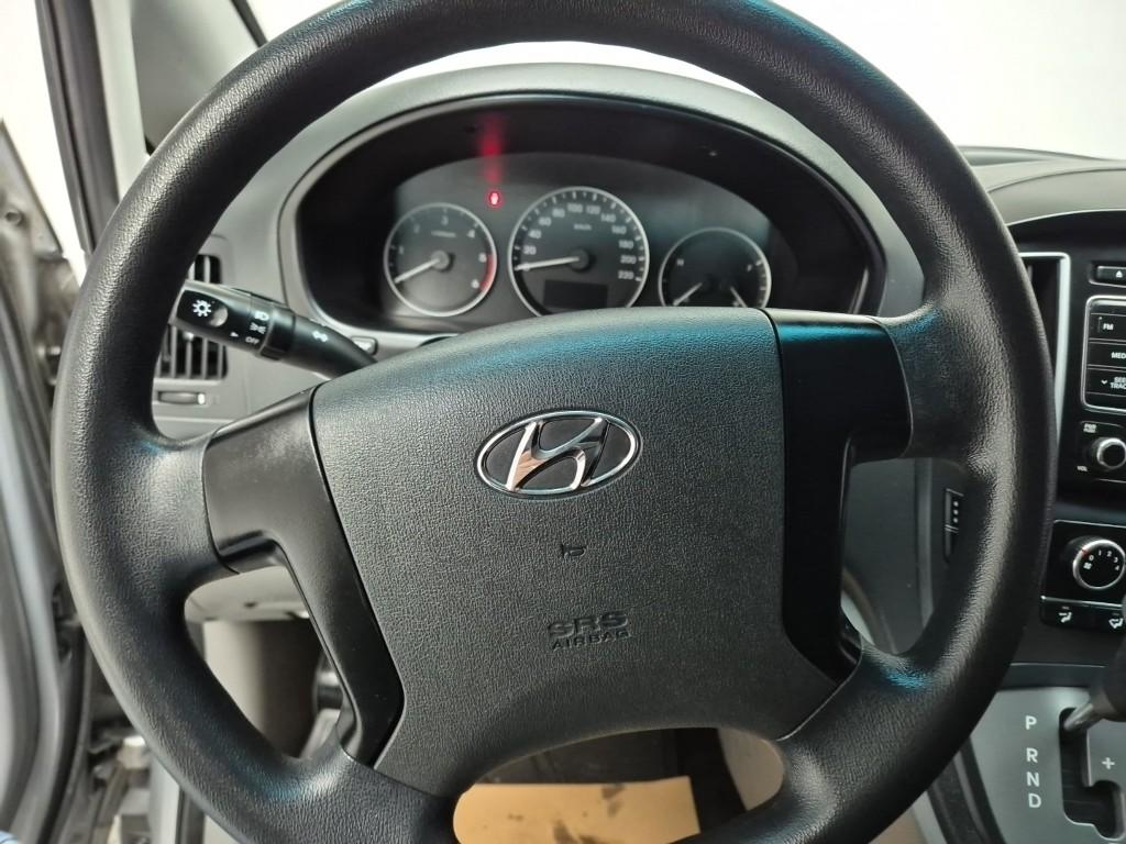 Hyundai Starex Grand Smart 2.5 VGT/ WGT 3 Van 10