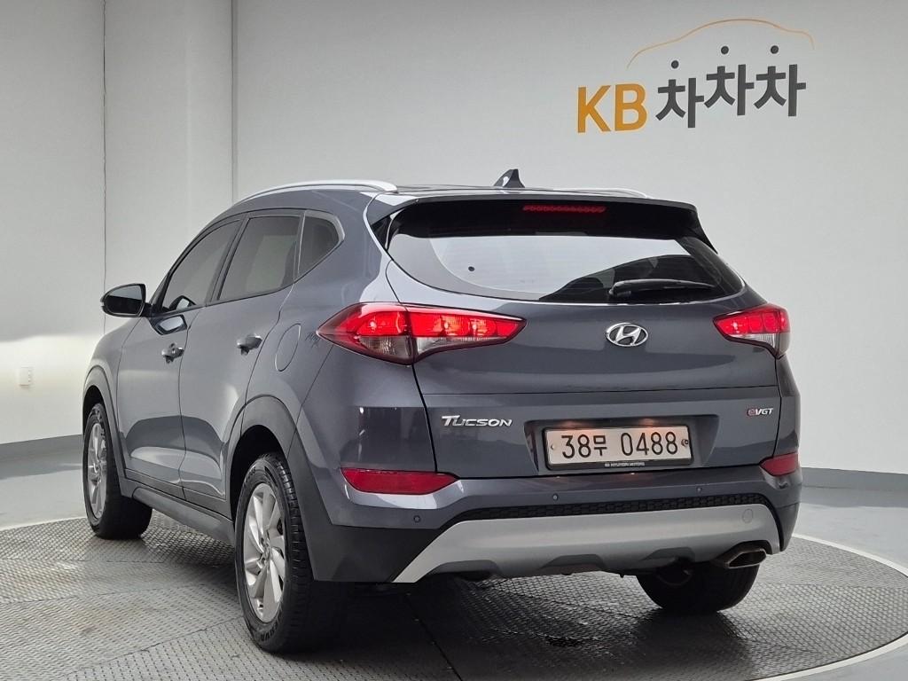 Hyundai Tucson Modern e-VGT UⅡ 1.7 2WD 3