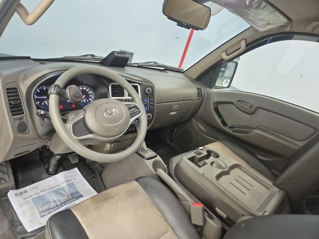 Hyundai Porter II Low Fixed Floor Long Wheelbase Super Cab 7