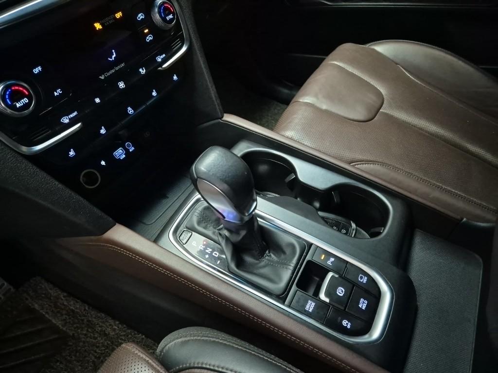 Hyundai Santa Fe New Inspiration e-VGT R2.0 2WD 9