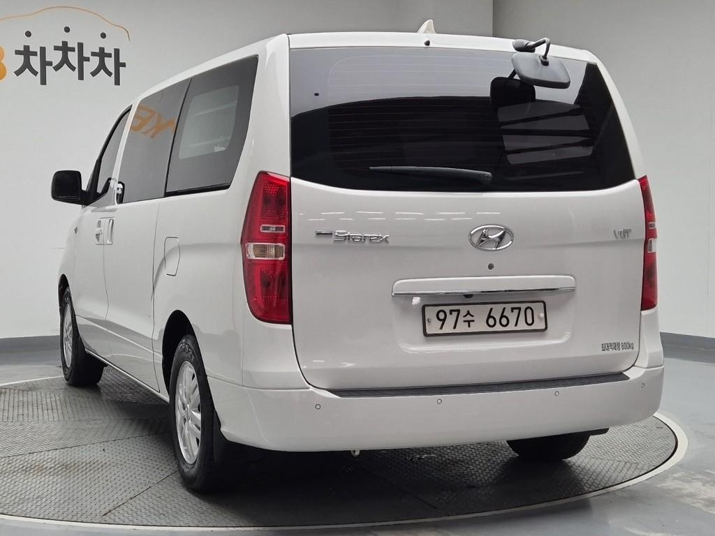 Hyundai Starex Grand Smart 2.5 WGT/ VGT 3 Van M/ T 3