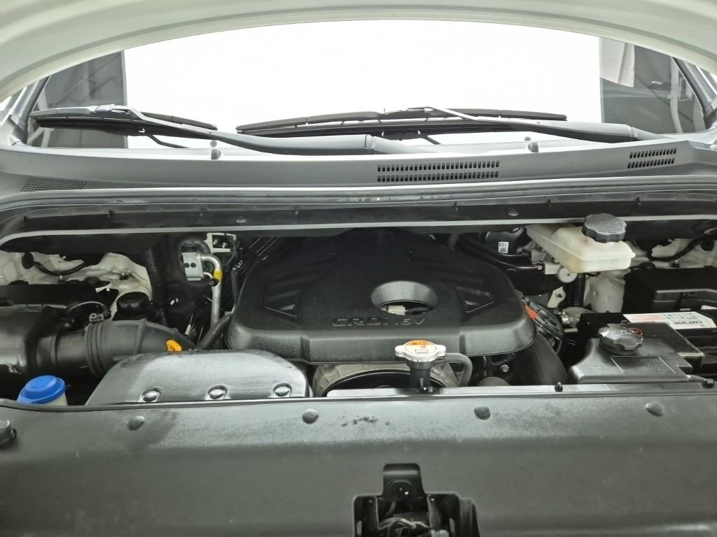 Hyundai Starex Grand Smart 2.5 WGT/ VGT 3 Van M/ T 6