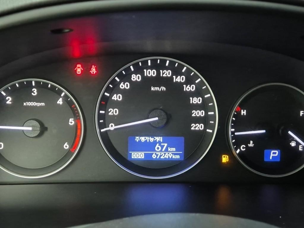 Hyundai Starex Grand Smart 2.5 WGT/ VGT 3 Van M/ T 7