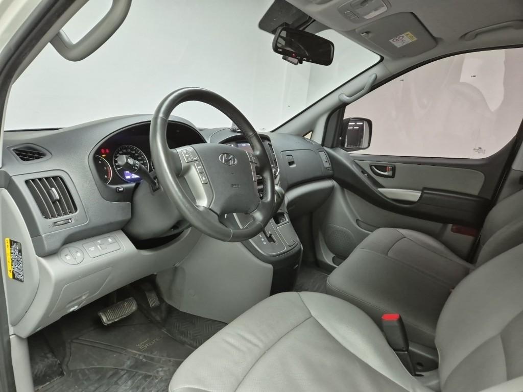 Hyundai Starex Grand Smart 2.5 WGT/ VGT 3 Van M/ T 8