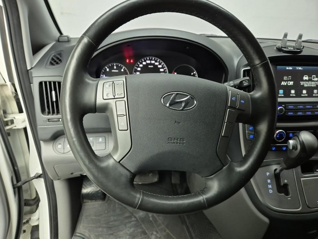 Hyundai Starex Grand Smart 2.5 WGT/ VGT 3 Van M/ T 10