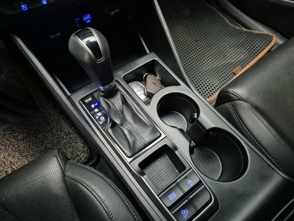 Hyundai Tucson Modern e-VGT UⅡ 1.7 2WD 9