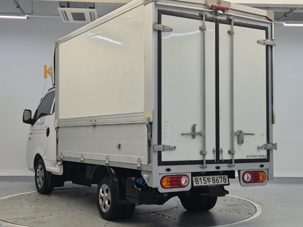 Hyundai Porter II Manual Wing body Long Wheelbase Super Cab 3
