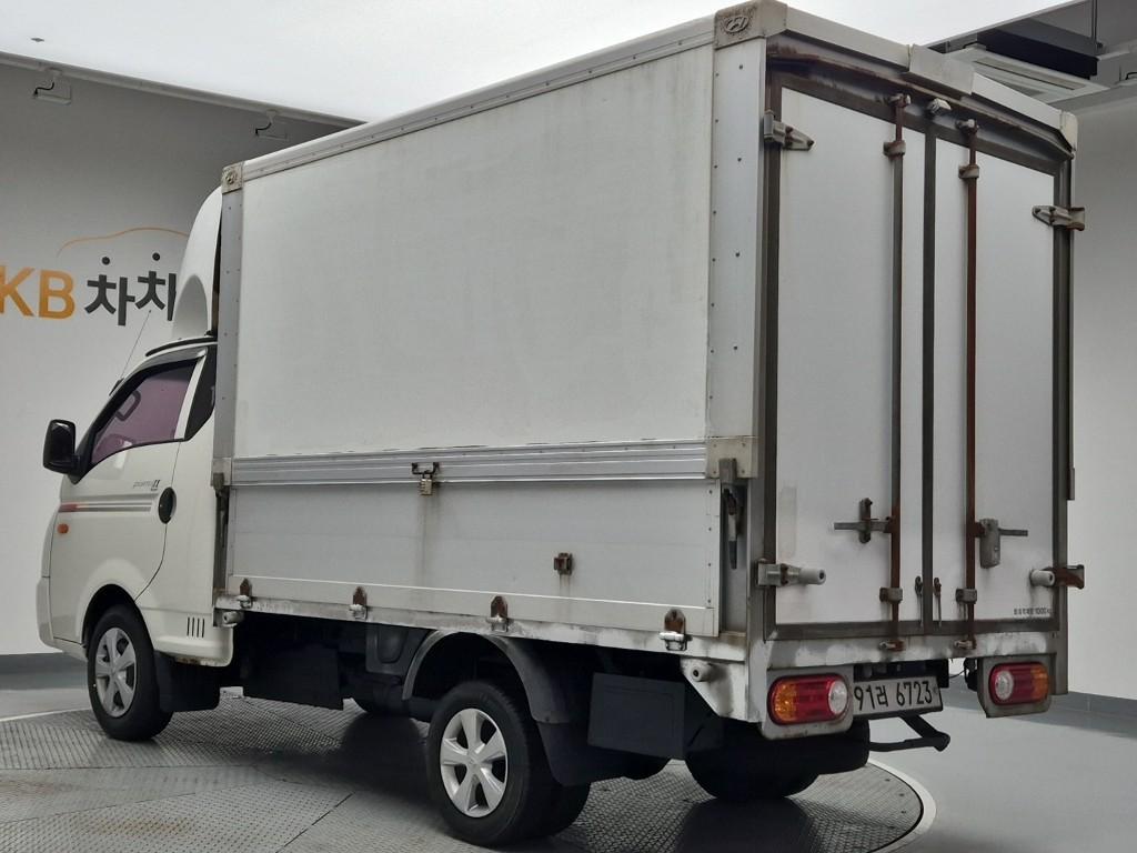 Hyundai Porter II Manual Wing body Long Wheelbase Super Cab 3
