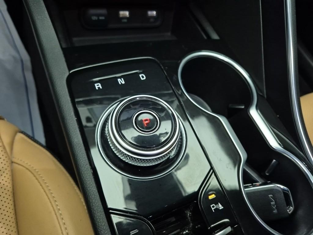 Kia K5 New DL3 Noblesse 2.0 Gasoline 9