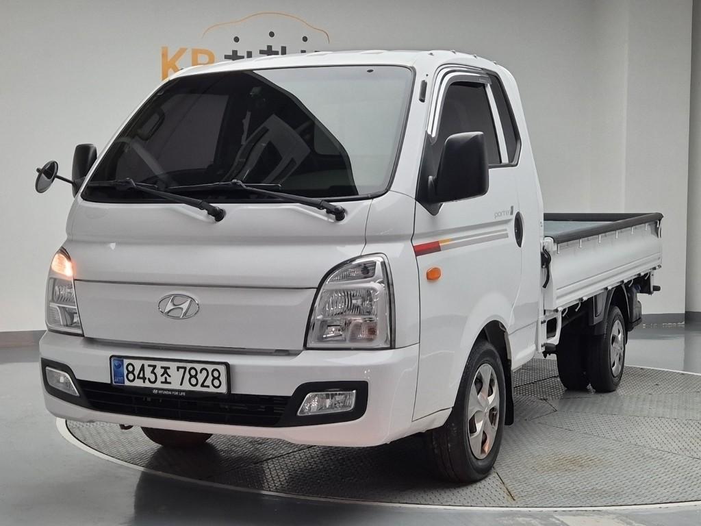 Hyundai Porter II Super Cab High Fixed Floor Long Wheelbase Super Cab 2