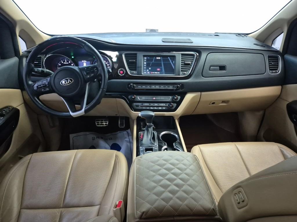Kia Carnival YP Noblesse Special Lambda Ⅱ 3.3 GDI 8