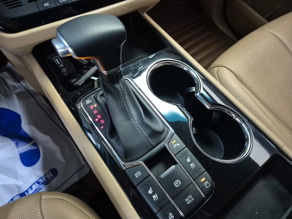 Kia Carnival YP Noblesse Special Lambda Ⅱ 3.3 GDI 9