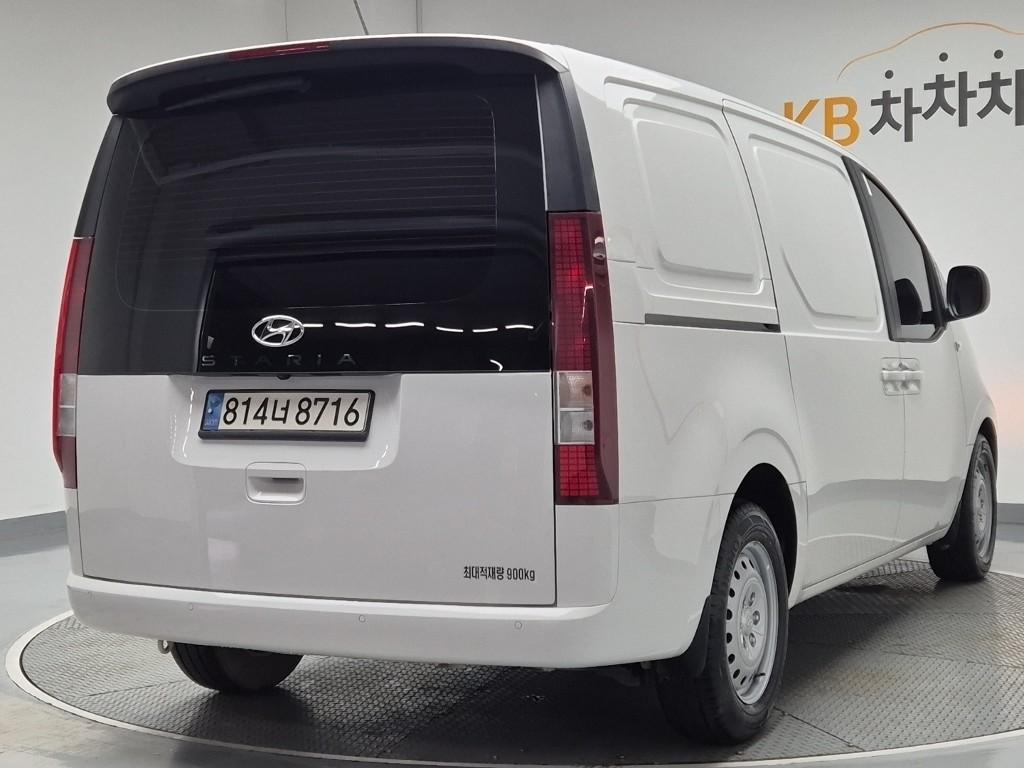 Hyundai Staria Smart Diesel 2.2 Cargo 4