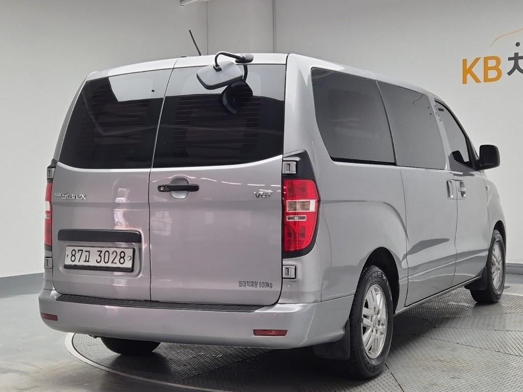 Hyundai Starex Grand Smart 2.5 WGT/ VGT 3 Van M/ T 4