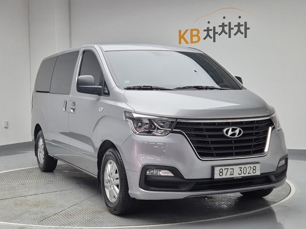 Hyundai Starex Grand Smart 2.5 WGT/ VGT 3 Van M/ T 5