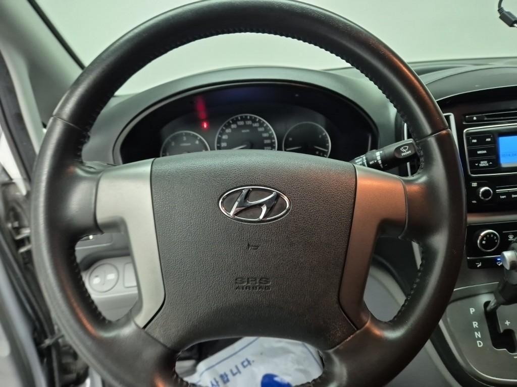 Hyundai Starex Grand Smart 2.5 WGT/ VGT 3 Van M/ T 10