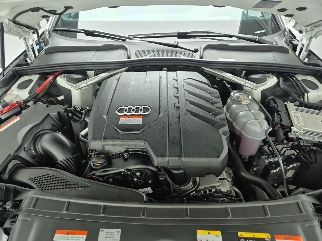 VW/AUDI A4 (5th Generation) 40 TFSI