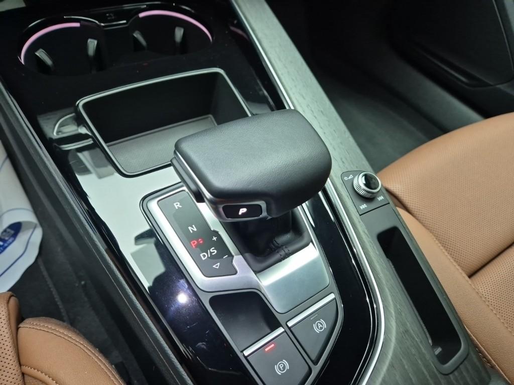 VW/AUDI A4 (5th Generation) 40 TFSI