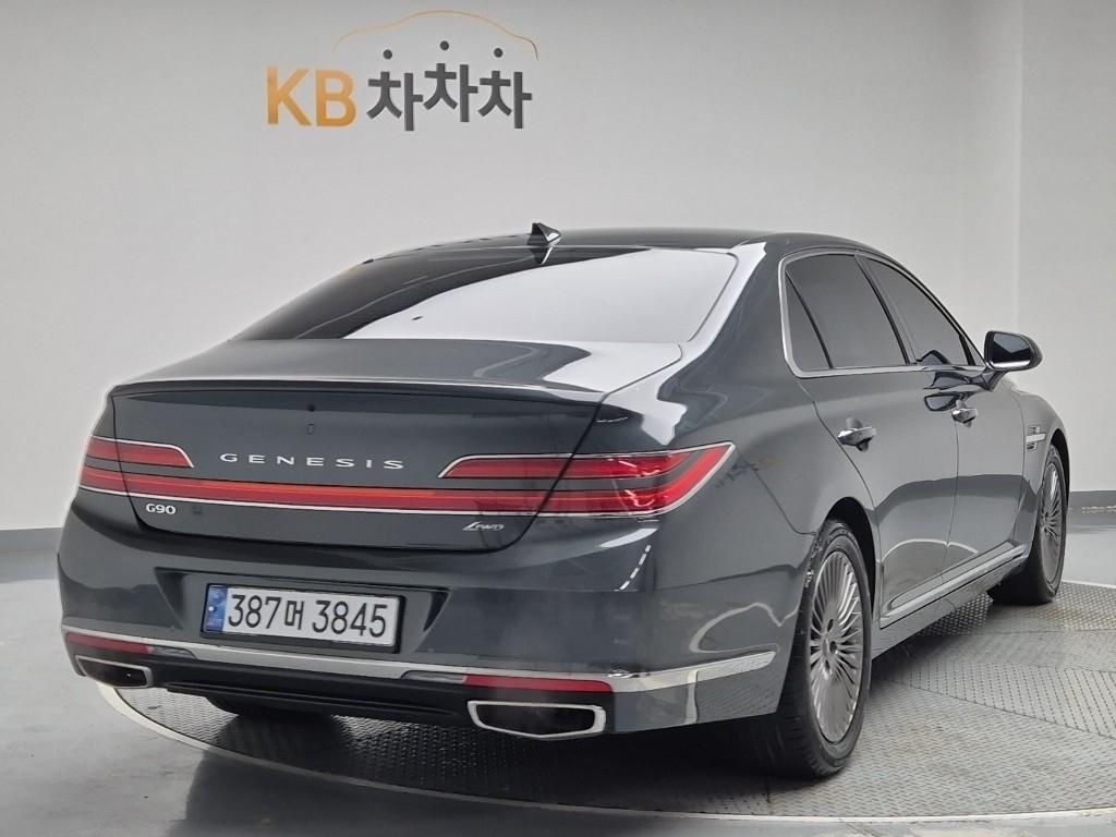 Genesis G90 Luxury 3.8 GDi AWD 4