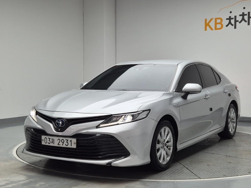 Toyota Camry LE 2.5 Hybrid LE 2