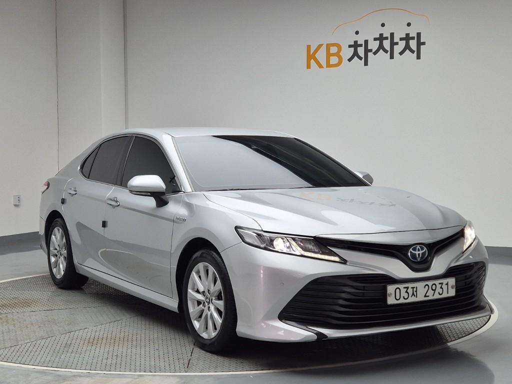 Toyota Camry LE 2.5 Hybrid LE 5