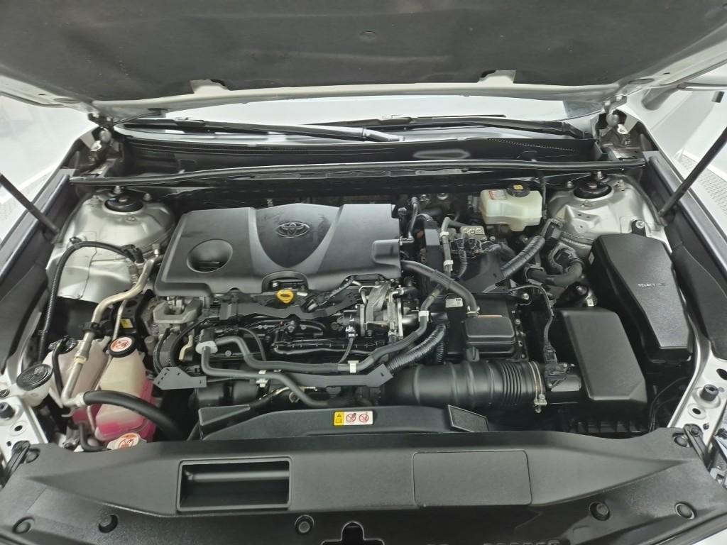 Toyota Camry LE 2.5 Hybrid LE 6