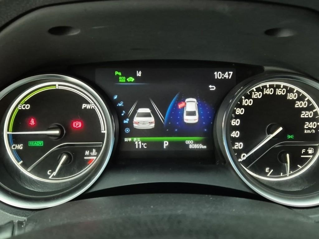 Toyota Camry LE 2.5 Hybrid LE 7