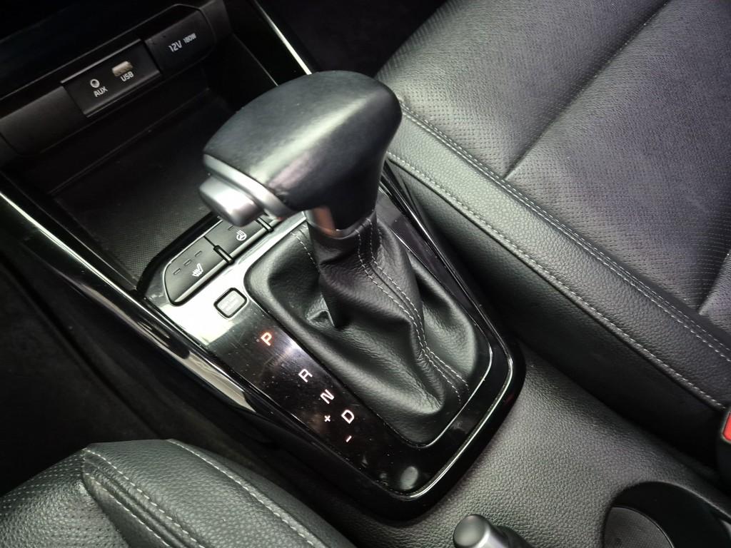 Kia Stonic Prestige U2 1.6 VGT 9