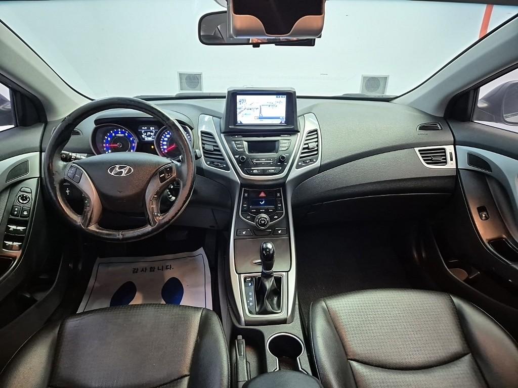 Hyundai Avante MD Smart 1.6 GDi 8