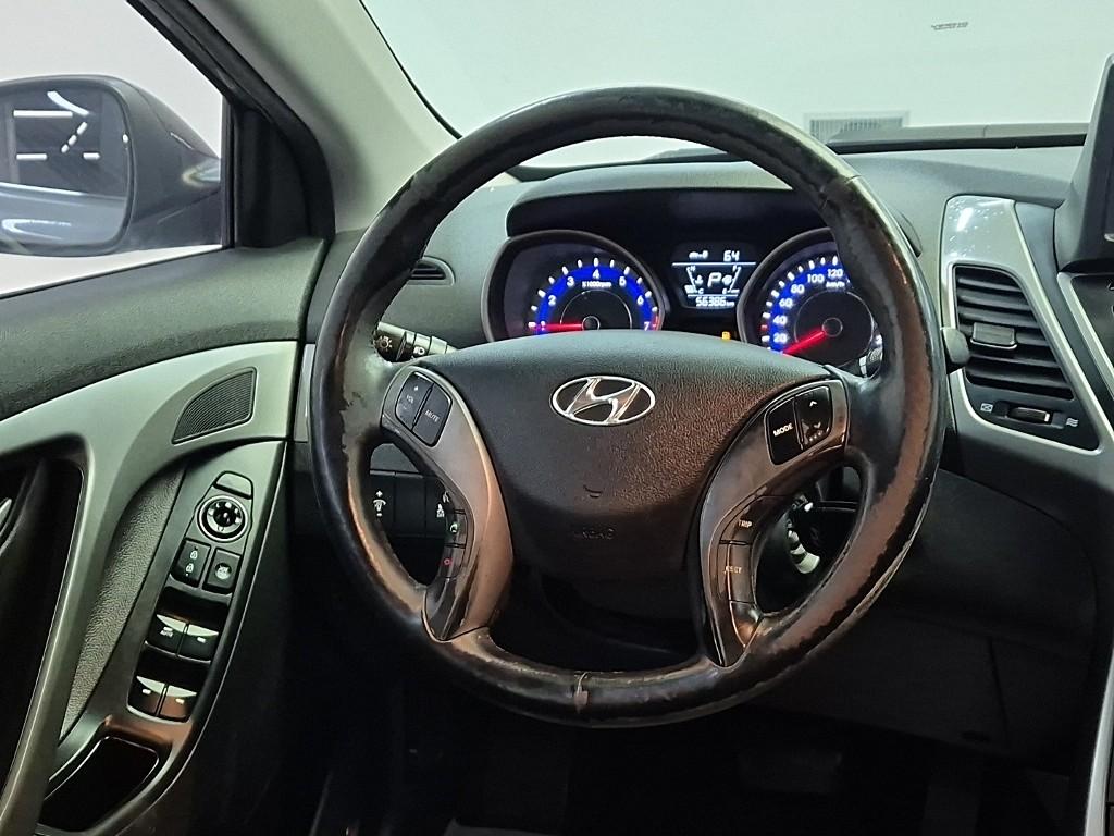 Hyundai Avante MD Smart 1.6 GDi 10