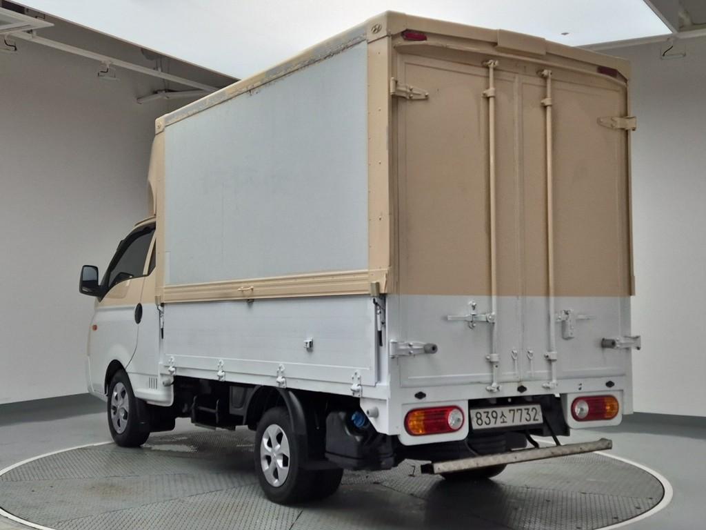 Hyundai Porter II Manual Wing body Long Wheelbase Super Cab 3