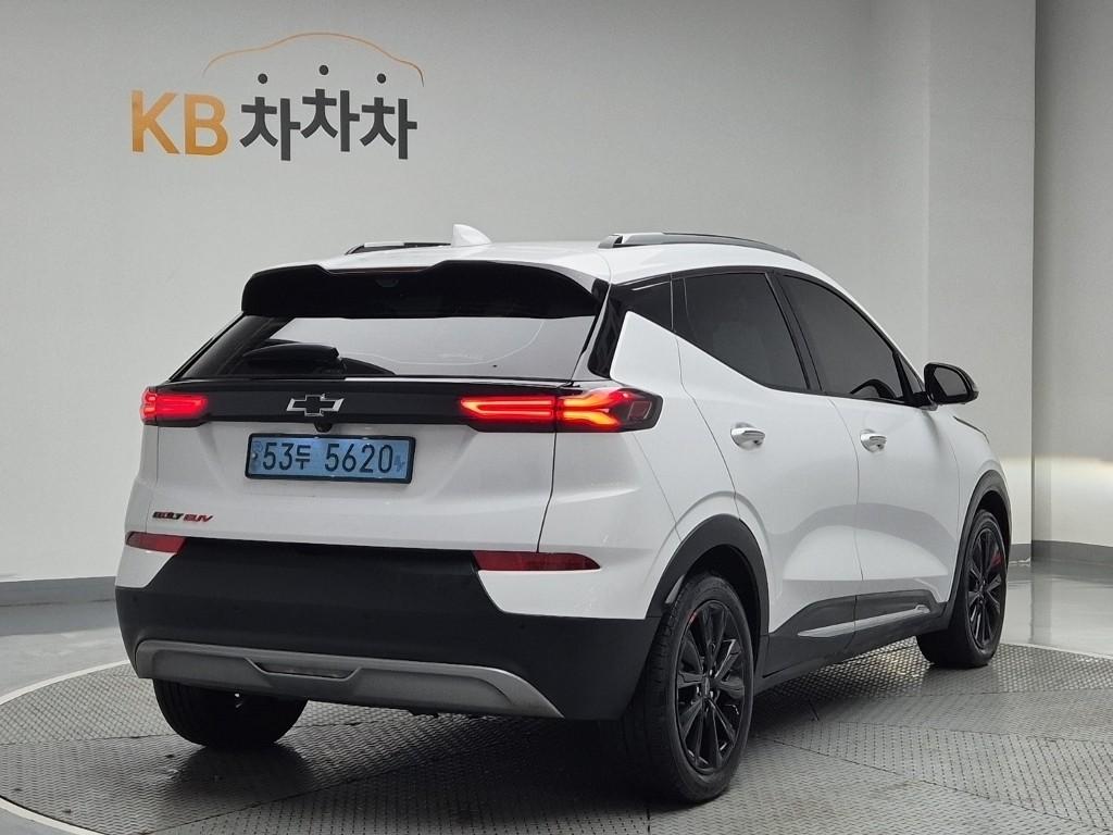 Chevrolet Bolt EUV Redline 4