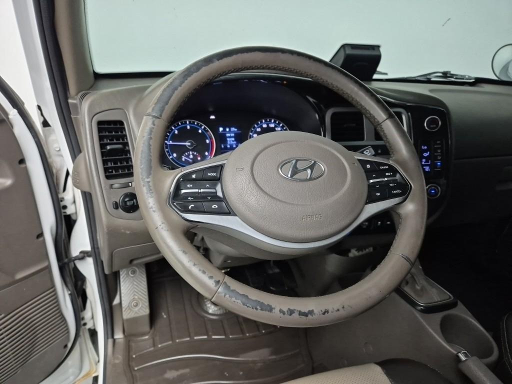 Hyundai Porter II Long Wheelbase Premium Long Wheelbase Double Cab 9