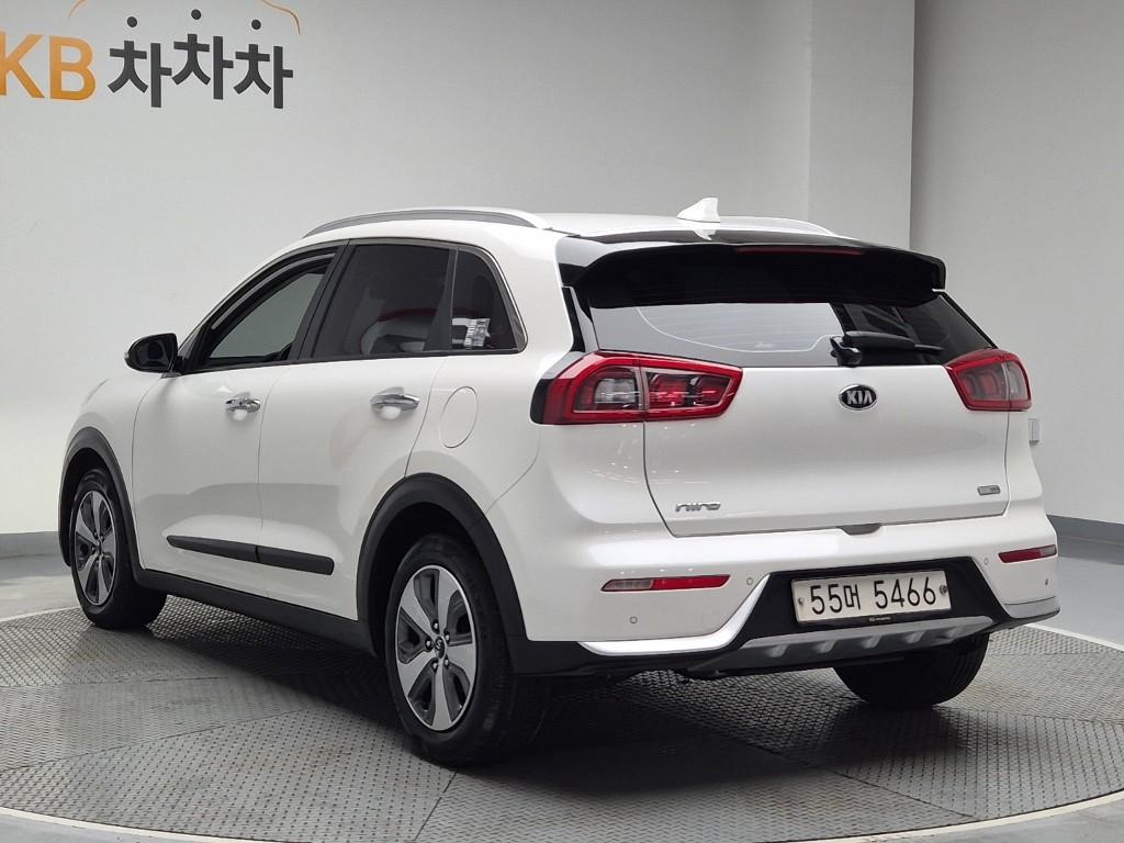 Kia Niro Noblesse Kappa 1.6 GDi HEV 3