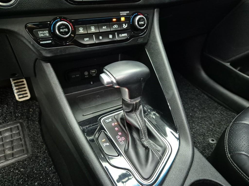 Kia Niro Noblesse Kappa 1.6 GDi HEV 9