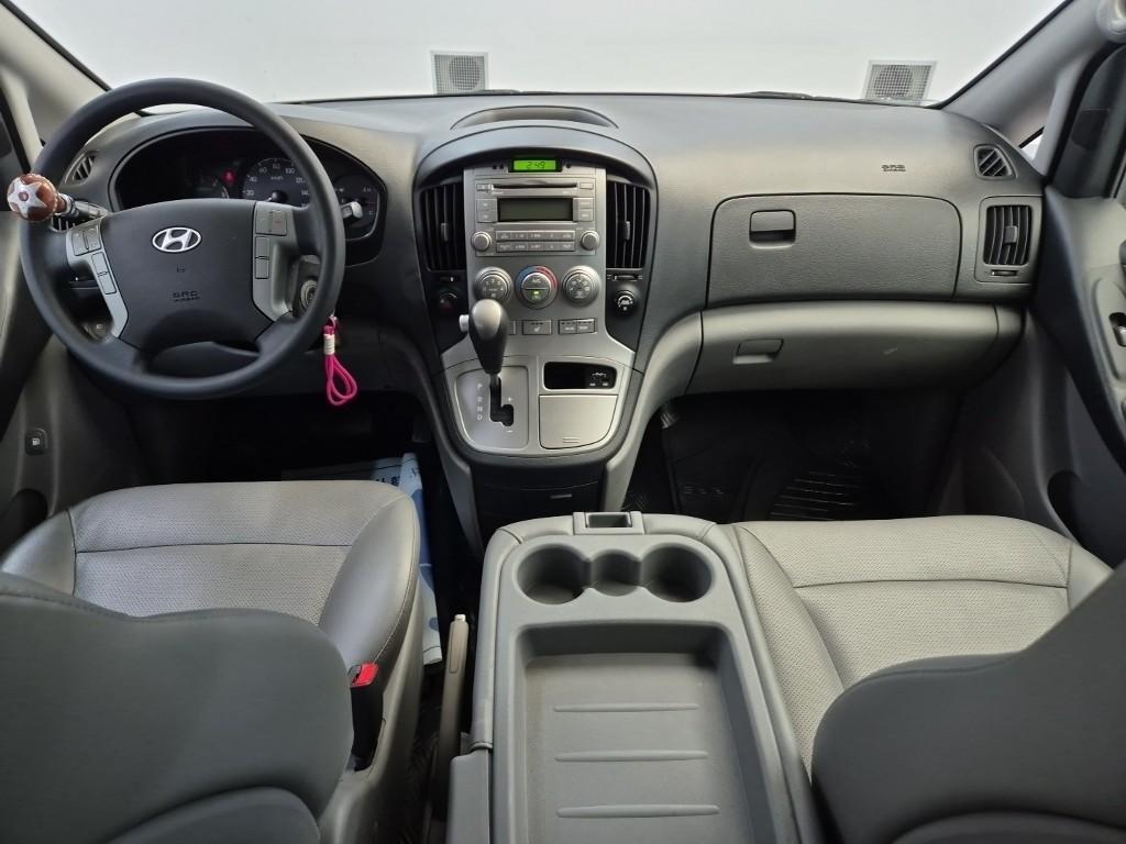 Hyundai Starex Grand CVX Luxury 2.5 VGT/ WGT Wagon 8