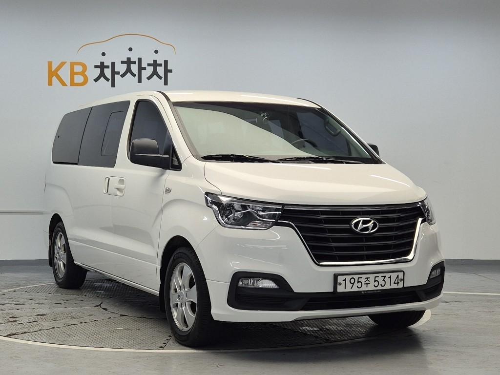 Hyundai Starex Grand Premium 2.5 VGT Urban A/ T 5