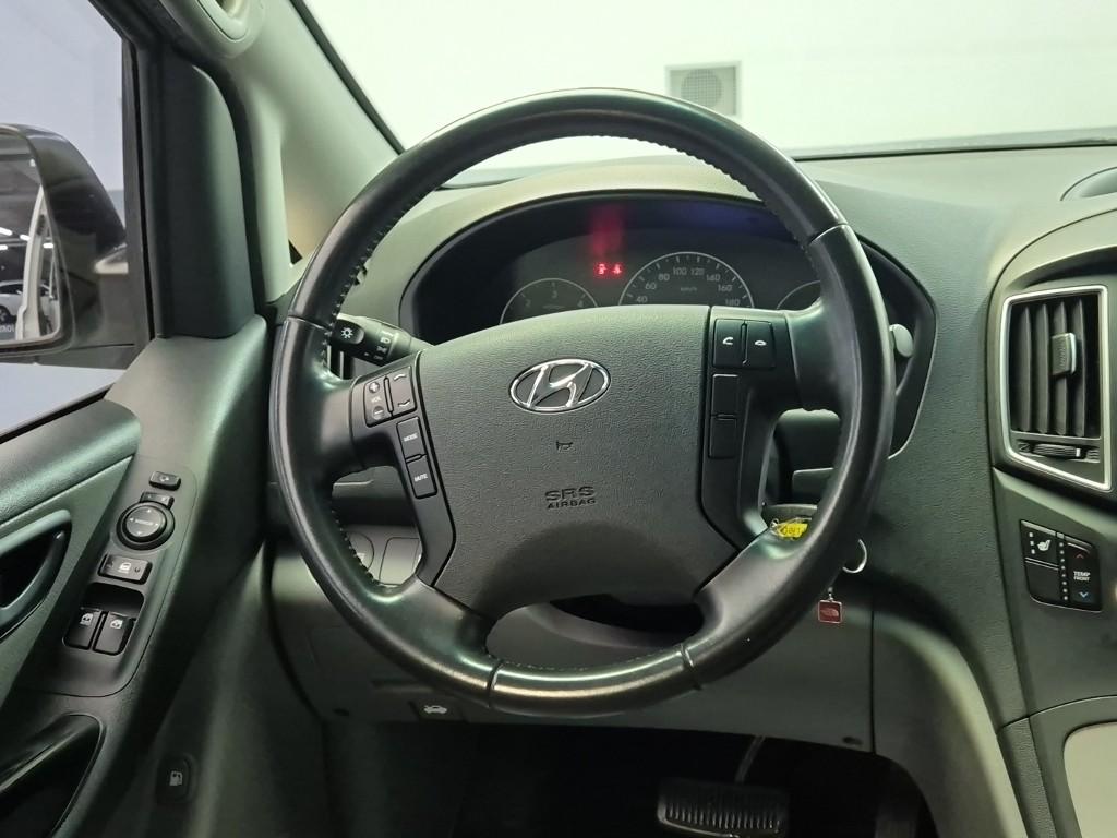 Hyundai Starex Grand Premium 2.5 VGT Urban A/ T 10